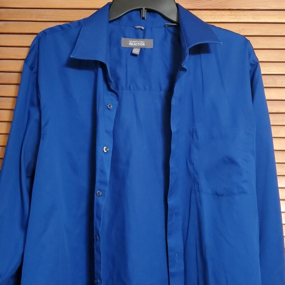 Kenneth Cole Reaction Button Up